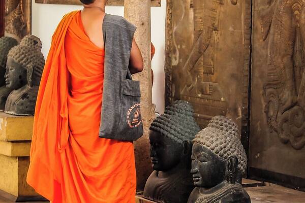 Gangaramaya temple is situated just 1km away from the heart of Colombo. I highly recommend you to visit this place if you find yourself in Sri Lanka. You will witness thousands of temples while you are traveling around Sri Lanka. All those temples are influenced by Theravada. But, Gangaramaya temple is influenced by a mixture of Theravada and Mahayana and it's really a nice place.