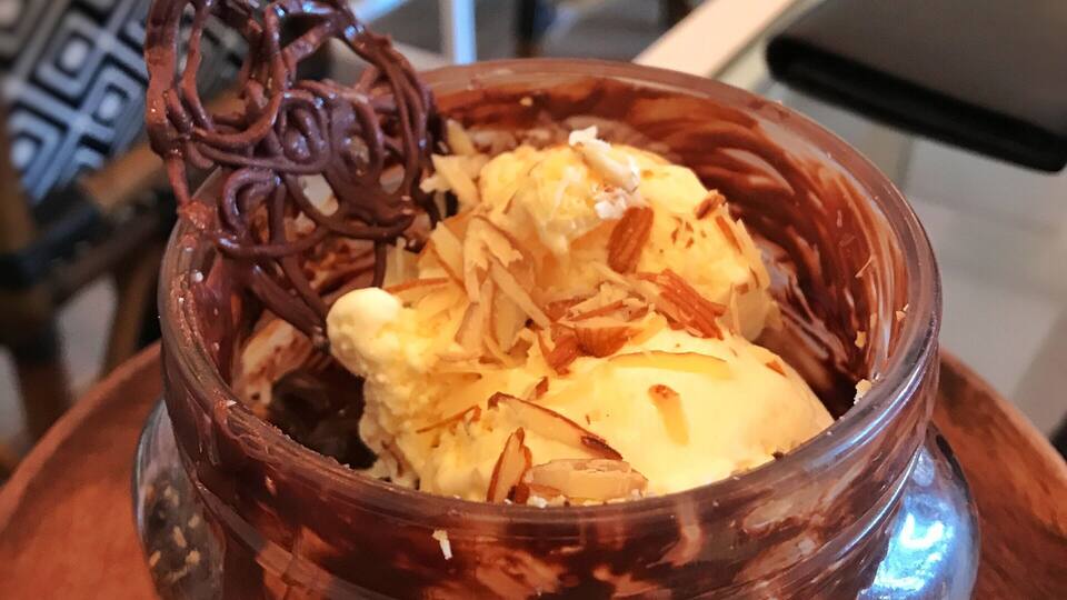 Dark Chocolate Mess was a perfect dessert to indulge in after some good food at Bombay Borough Sri Lanka. A bit pricey but it was fully worth all the money spent. Located at One Galle Face Mall, you should not miss this amazing Modern Eatery and Bar. #troverfoodies #whatshot #newdiscovery #trover #dessert #food