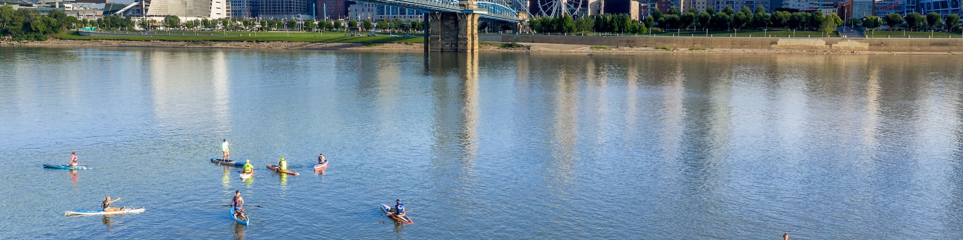 Panoramic view of Cincinnati downtown with the historic Roebling suspension bridge over the Ohio river