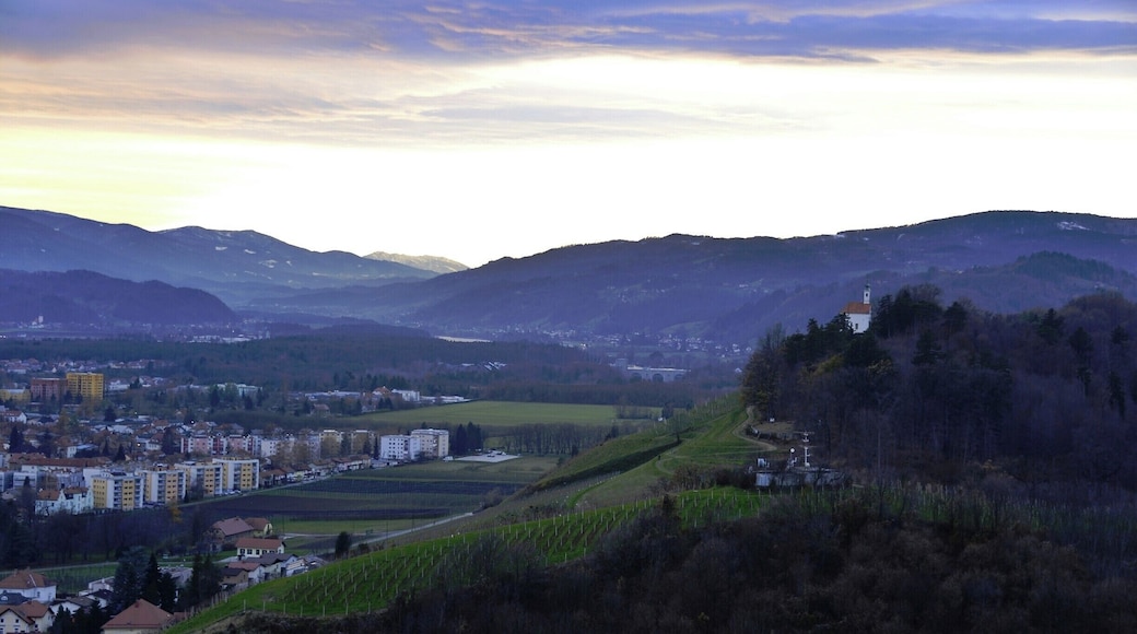 Pogled iz piramide ...
#Maribor #Slovenia #Piramida #Viewpoint #Sunset