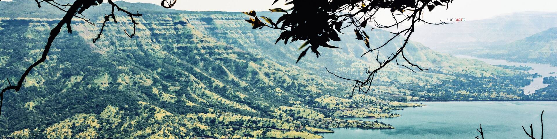 A beautiful view near the old shiva temple in Mahabaleshwar. The temple alone is around 5000 years old