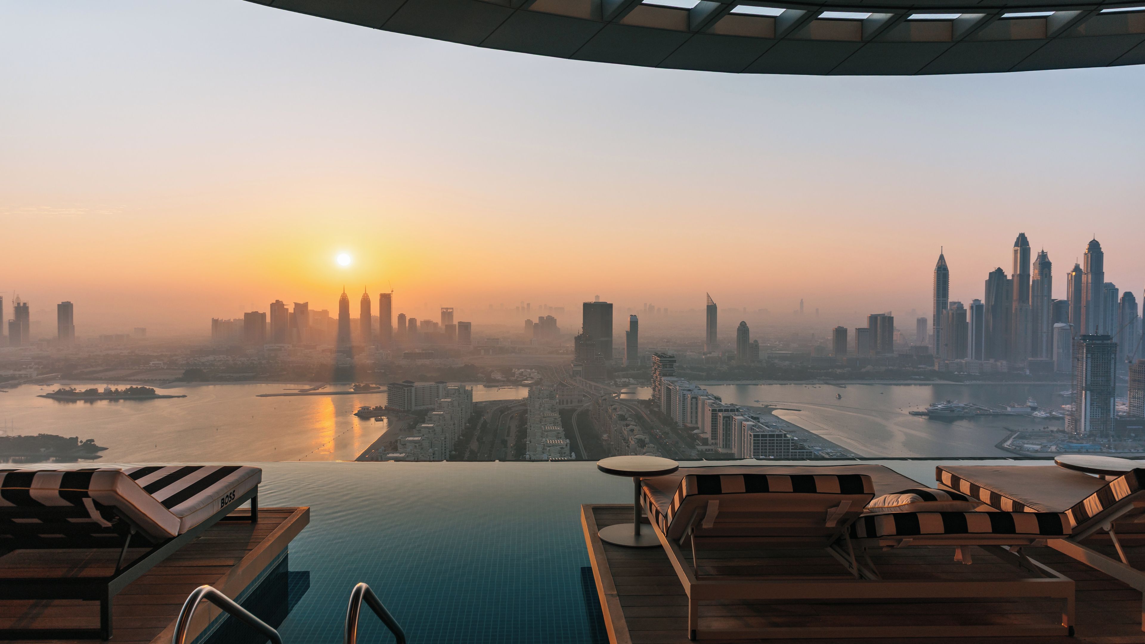 AURA SKYPOOL Dubái