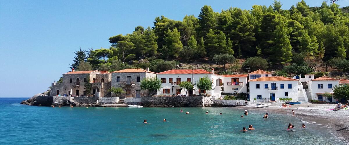 Kyparissi : The unknown "island" of Peloponnesos
https://foodandtravel.blog/2019/07/21/kyparissi-the-unknown-island-of-peloponnesos/