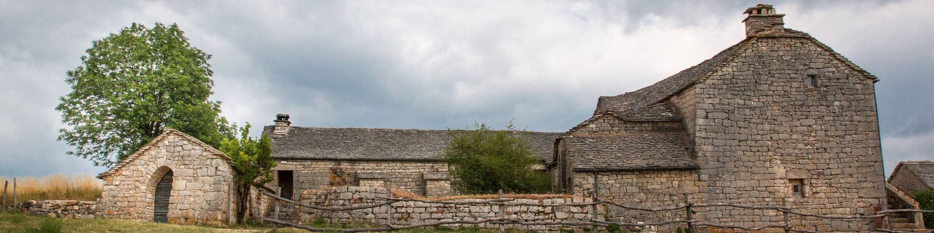 Belle ferme caussenarde, Lozère
