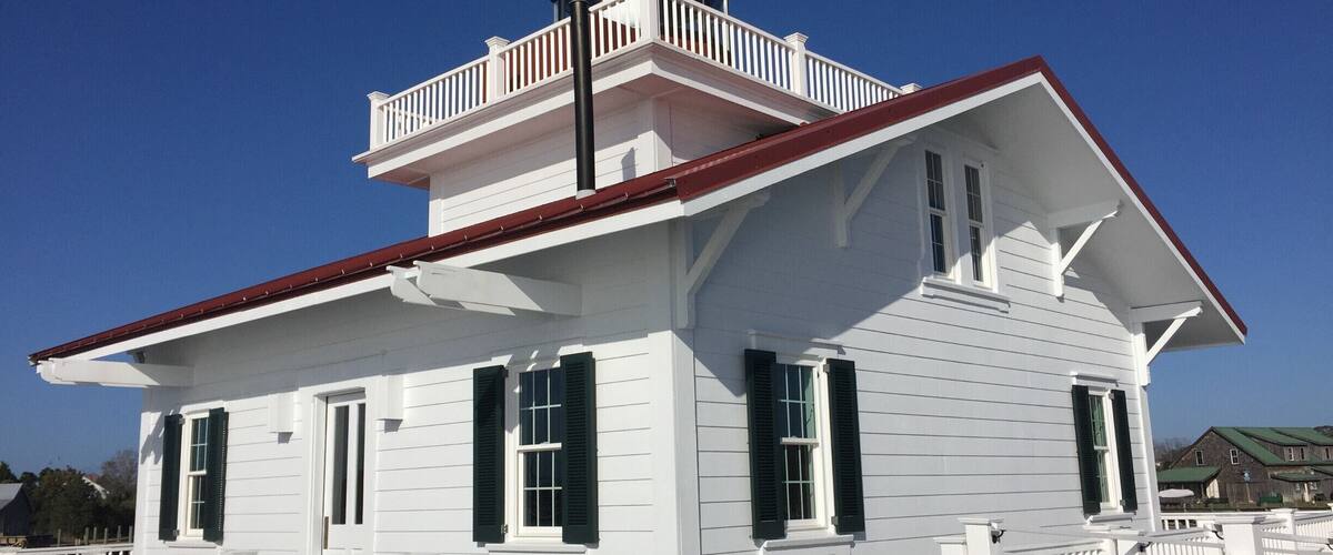 I was here early in the morning. Since I didn't have a boat, and I sure can't walk on water, this was the best I could do at the time. Too much glare from the boardwalk side.