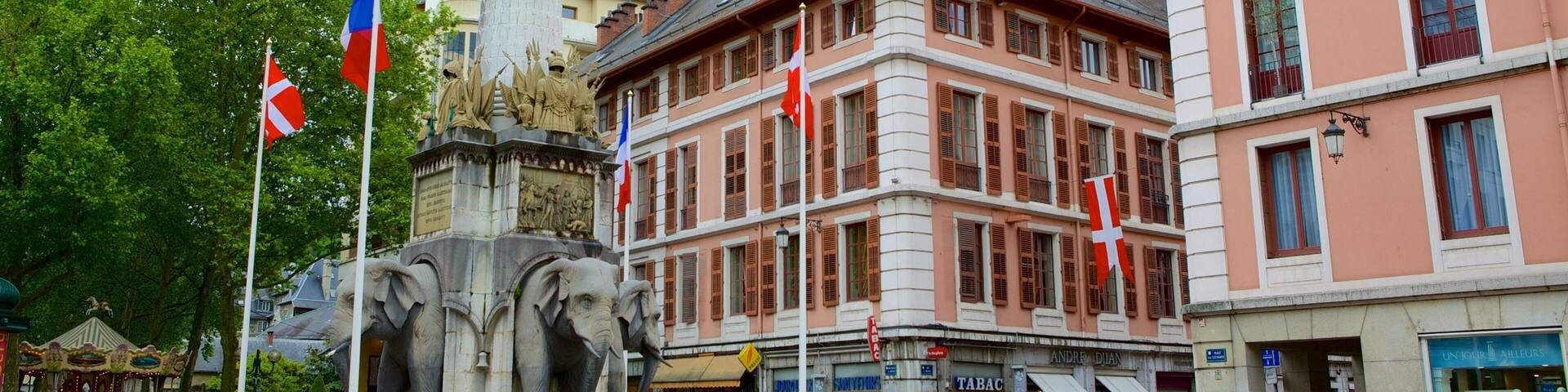 Chambery featuring a monument and heritage architecture