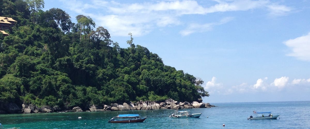 Unreal colors at Salang Beach!! What a great place to disappear for a few days of sun and sand and scuba!