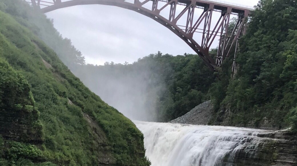 This place is called the Grand Canyon of the East and it’s got so few crowds and seems so unknown that I met a 50 year old from Rochester (less than 75 miles away!) who had never been there, so I say if you want a discovery in New York this is it!