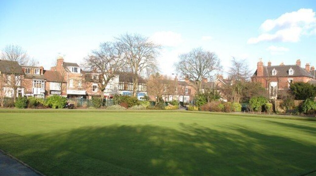 Glen Gardens, York Glen Gardens is a small, traditional park in the suburb of Heworth. It boasts two bowling greens, tennis courts and rose gardens, and appears to be relatively free of vandalism.