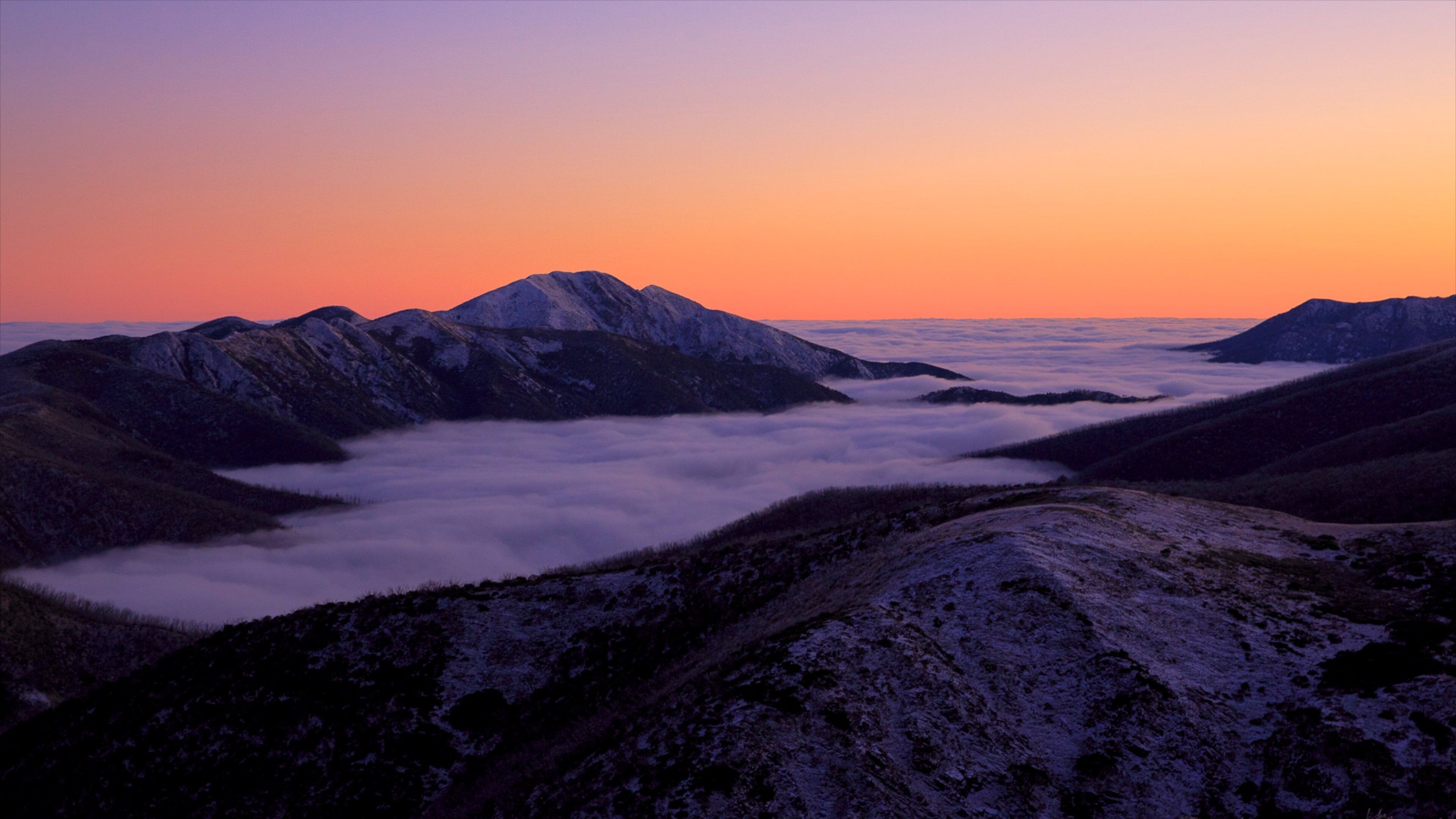 賀騰高地 其中包括 下雪, 夕陽 和 山