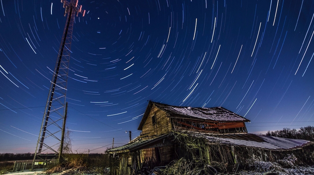 An old forgotten barn off the side of the highway in between Dublin, Ohio and Marysville, Ohio. #BvSAstro #Ohio #astrophotography