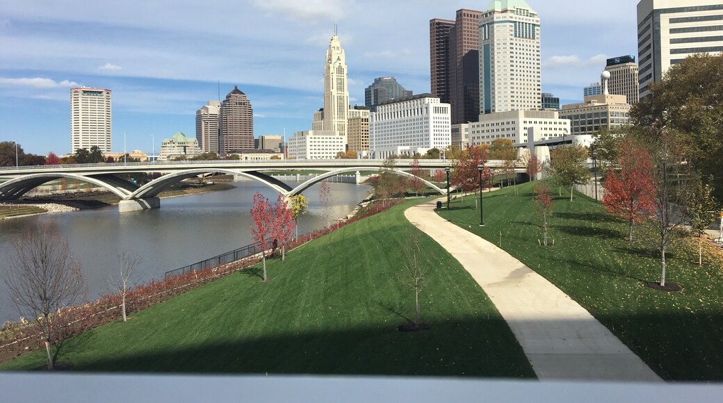 View of downtown and the renovated area along the scioto river. Very beautiful. Can't wait to hang out in those areas.