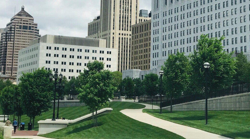 Random morning walk/run clicks. The fresh air and the nature makes you feel fresh and get a good head start for the day. #columbusohio #mycity #ohioan #afternoonwalk #summer #ohio #trovember