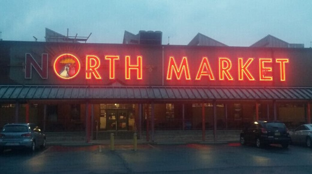 With history dating back to 1876, The North Market opened in its current location, the former Advanced Thresher warehouse, in 1995. The market houses over 30 merchants selling vegetables, seafood, meats, cheeses, candy, booze, flowers, baked good, etc. The market also offers many dine-in options as well, including Jeni's Splendid ice creams, pretzels from Brezel, deli sandwiches from Katzinger's, waffles from Taste of Belgium, and macarons from Pistacia Vera .