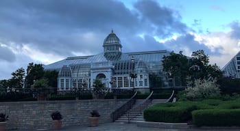 This is such peaceful and beautiful place to shoot.
#conservatory #lifeatexpedia #sky #details