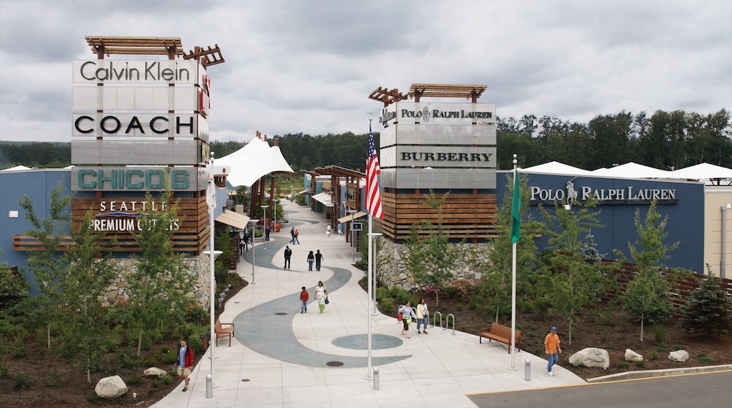 Marysville showing signage, street scenes and shopping