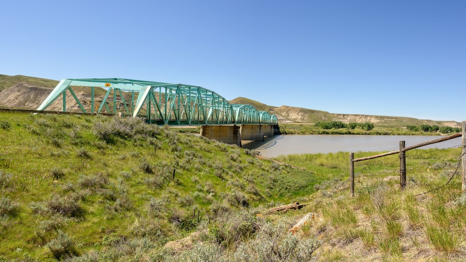 Highway 41 (Buffalo Trail) South Saskatchewan River crossing in Alberta, Canada