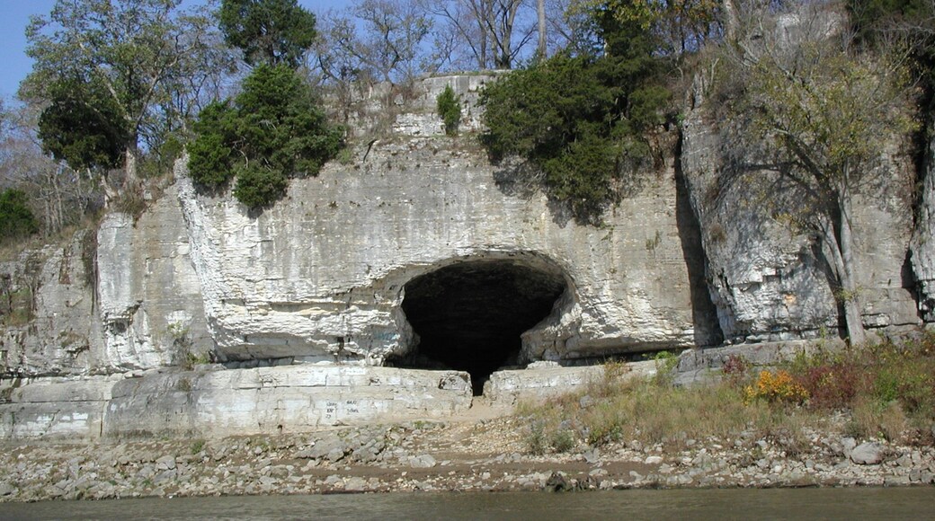 Cave-in-Rock which includes caves and a river or creek