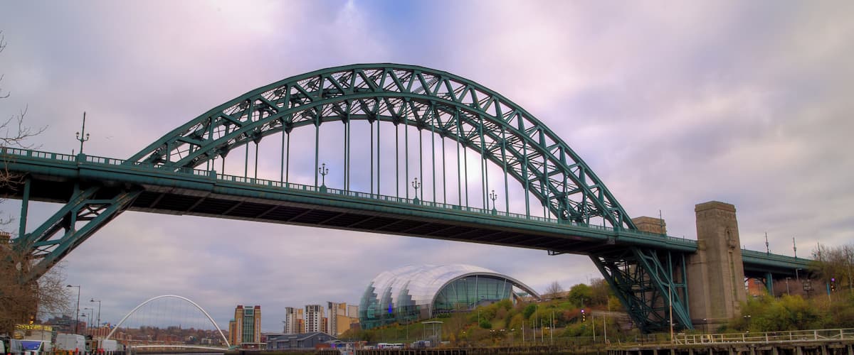 New Tyne Bridge Wikidata has entry Q26610753 with data related to this item.
