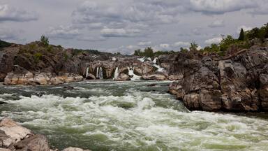 EB9DHY Views of Great Falls National Park on the Potomac in McLean, Virginia, near Washington DC