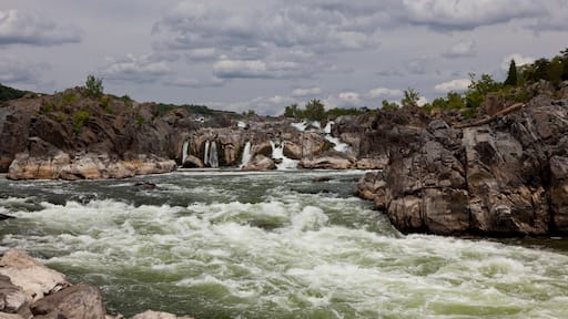 EB9DHY Views of Great Falls National Park on the Potomac in McLean, Virginia, near Washington DC
