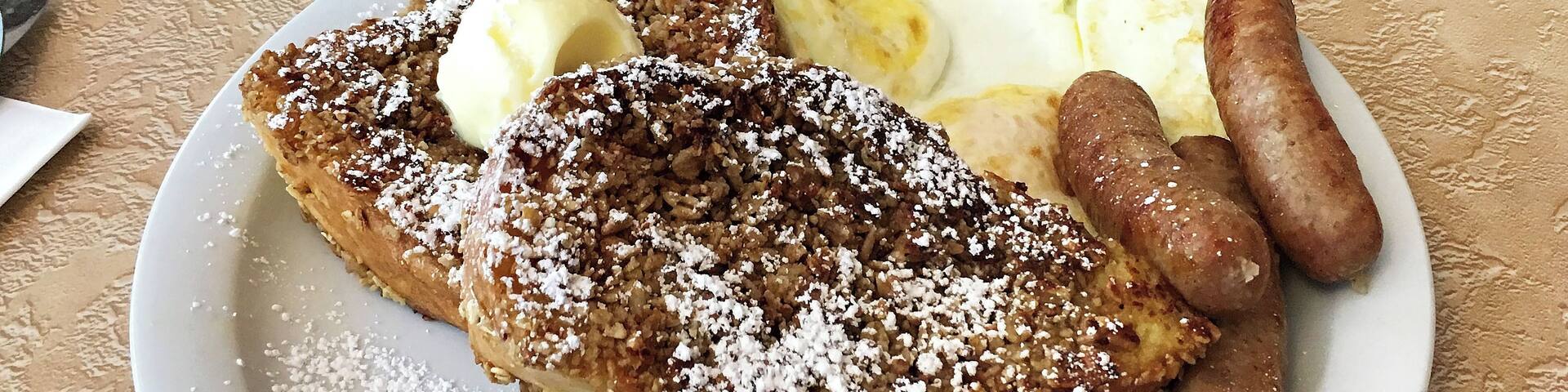 Classic small town breakfast and lunch diner with great atmosphere and tasty granola-coated french toast. This is my top choice in McMinnville for an unpretentious breakfast.