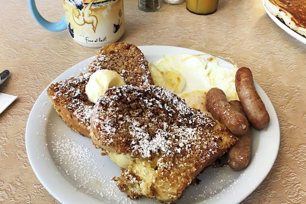 Classic small town breakfast and lunch diner with great atmosphere and tasty granola-coated french toast. This is my top choice in McMinnville for an unpretentious breakfast.