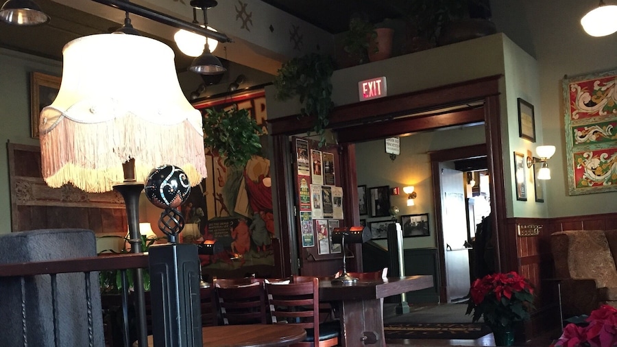 Great home base for exploring Oregon wine country.