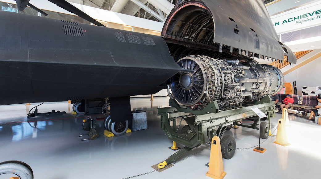 Ever wonder how they service the engines on an Sr-71? The wing basically lifts up and the engine drops out. Pretty cool to see an actual SR-71 engine - many of those on display in museums have empty housings.
