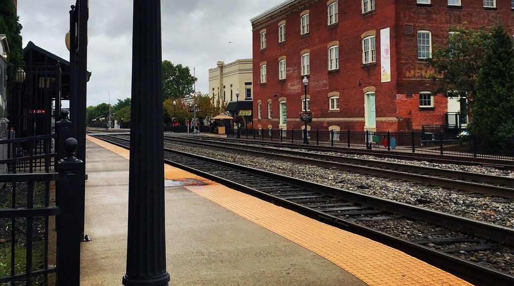 Old town Manassas
#Red