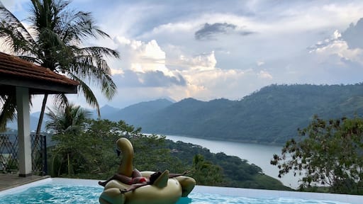 Views to die for 🧜🏽♀️
#lifeatexpedia
#greenandwater #whatmoredoyouneed