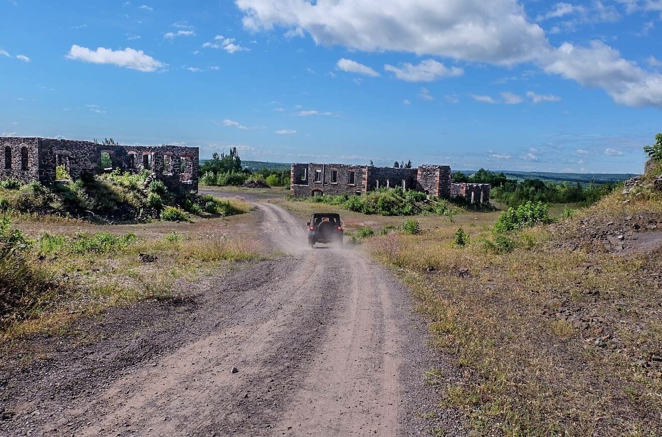 Driving through the Quincy mine ruins #instone