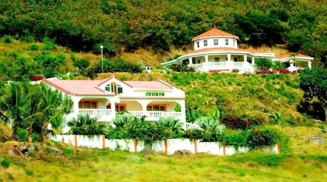 This house just looked fabulous up on the hill as we drove around the island.