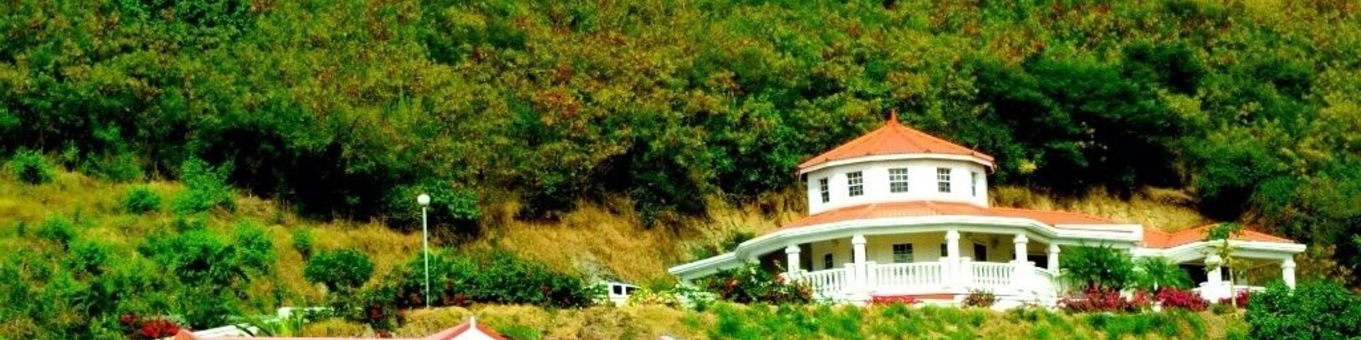 This house just looked fabulous up on the hill as we drove around the island.
