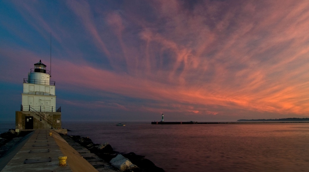 Sunset at Manitowoc Breakwater Lighthouse in Manitowoc, Wisconsin.