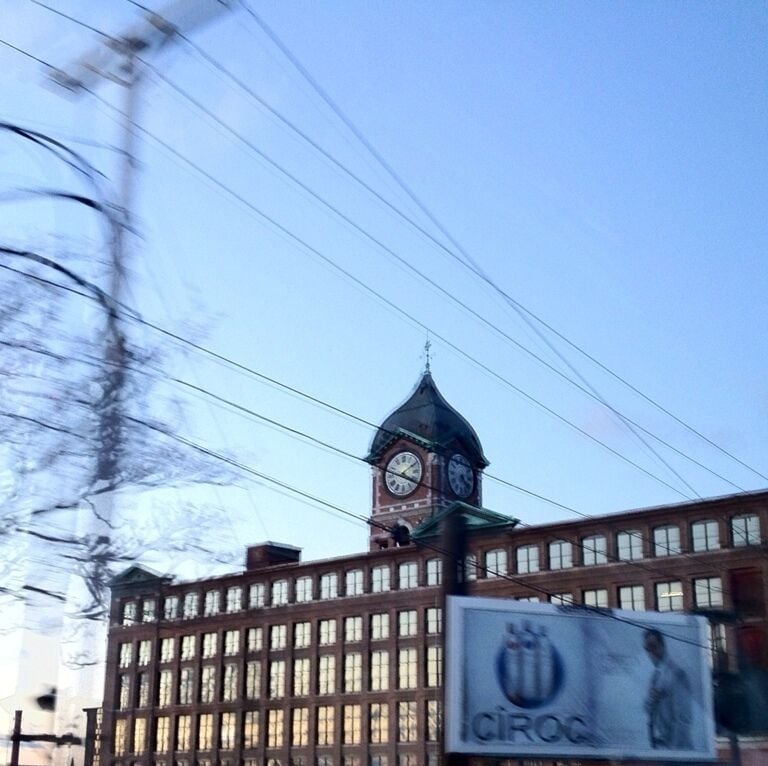 This is the second largest click in the world, first would be Big Ben. 