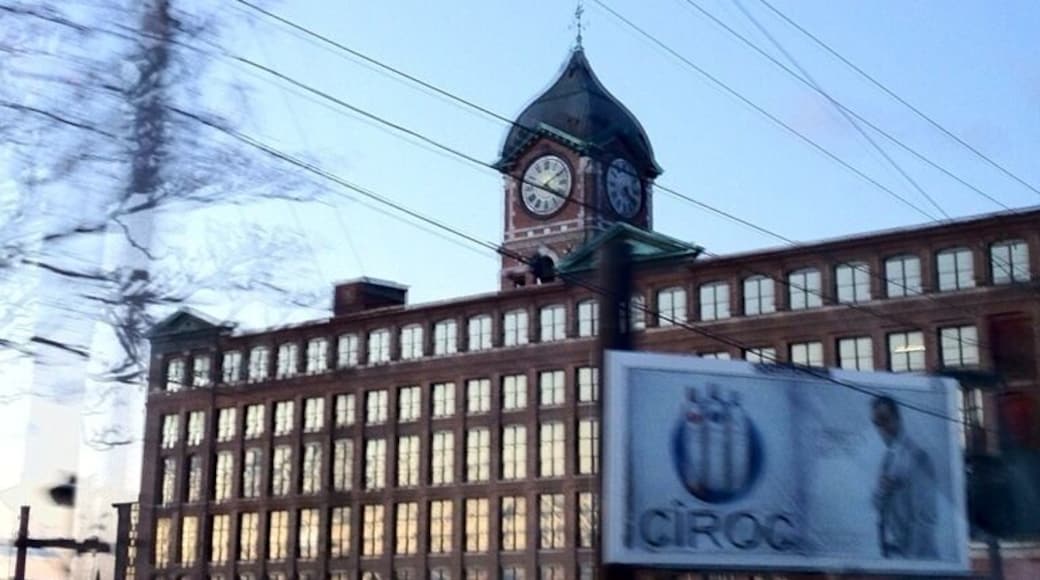 This is the second largest click in the world, first would be Big Ben.