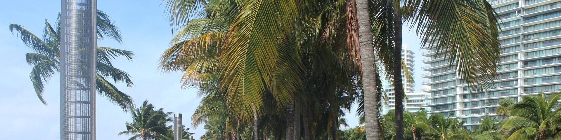 South Pointe Park has walking paths, a lovely grassy area and tremendous 360 degree ocean views. It's a local park as well as a beach. Kids large and small enjoy the miniature water park - it's a great way to cool off. This beach is popular for film crews and photo shoots, so don't be surprised if you show up and find a spectacle on site.
Enjoy South Pointe Park's contemporary art sculptures, cruise ships sailing past, and the clear water at this beautifully maintained park and beach area.