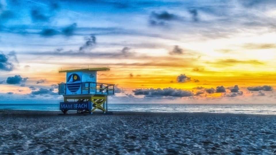 Good morning Miami Beach! Get there early and dodge the flock of scavengers with metal detectors looking for "treasure"