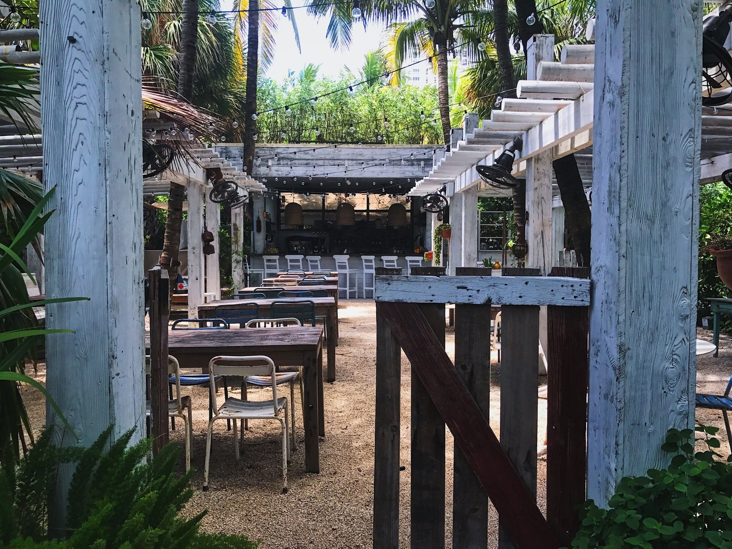 The outdoor bar the Soho Beach House 🍹