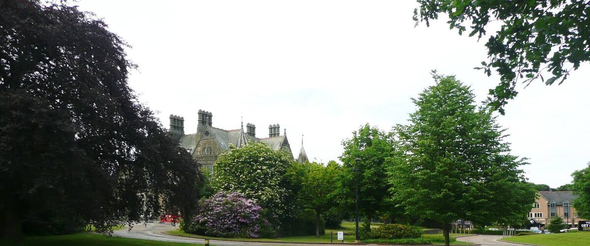 Pedestrian entrance to the Village Hotel, Headingley