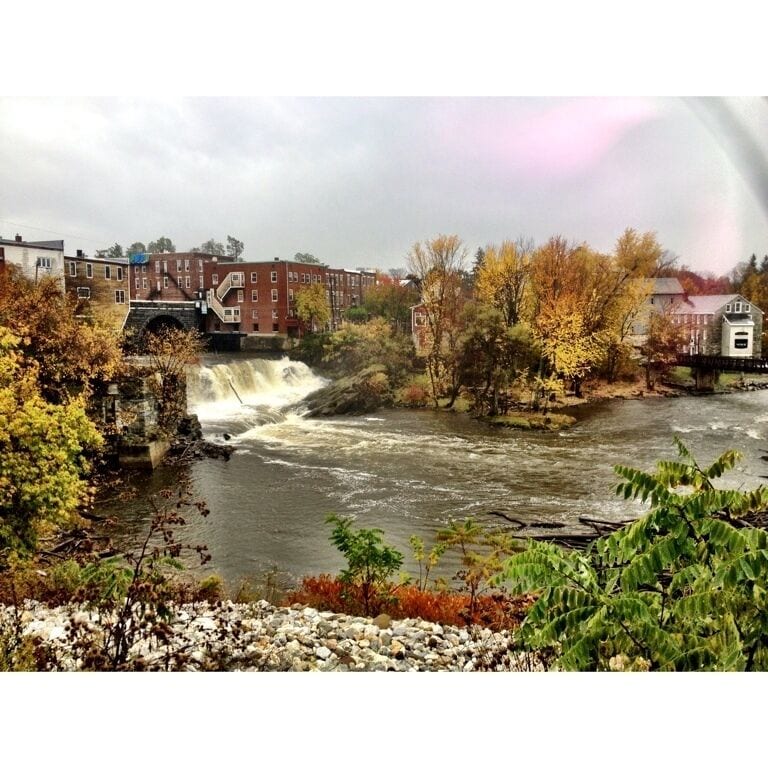 Otter creek falls were a great discovery as we exited the henry sheldon museum, despite the driving rains.  A quick search shows that folks go over them on kayaks, which is a bit too hairy for me to even ponder.

Otter creek as a whole though, is the largest river in Vermont, and since the designation of river and creek is completely arbitrary, many times along its route, a river empties into a creek.  

I wish the weathers would have cooperated, middlebury seemed like a great town.
