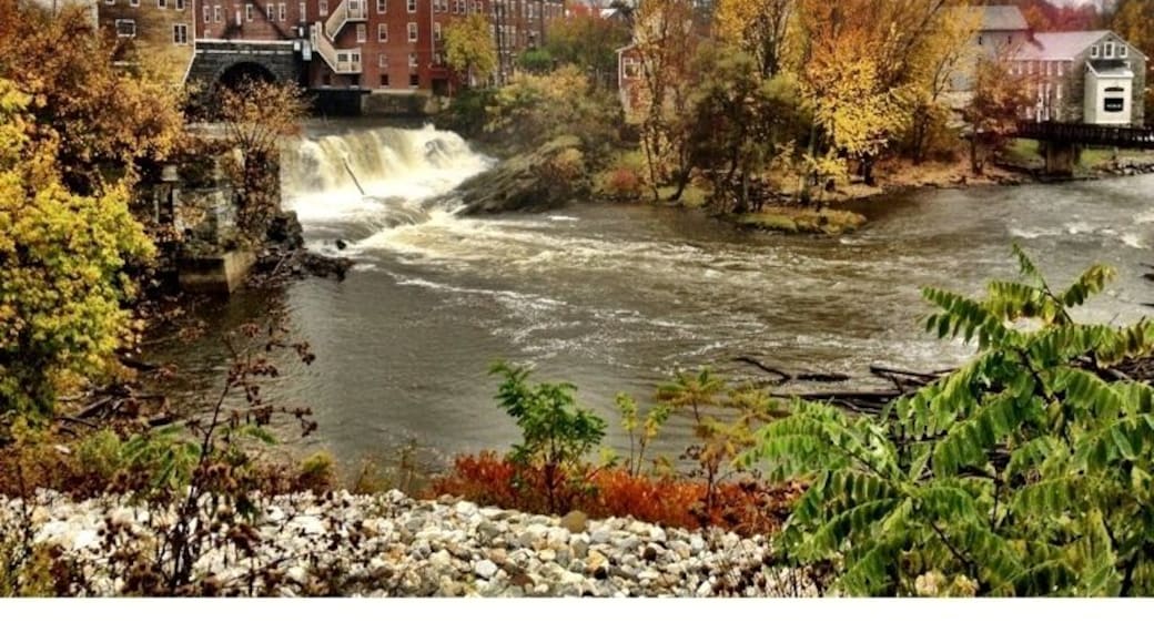 Otter creek falls were a great discovery as we exited the henry sheldon museum, despite the driving rains. A quick search shows that folks go over them on kayaks, which is a bit too hairy for me to even ponder.
Otter creek as a whole though, is the largest river in Vermont, and since the designation of river and creek is completely arbitrary, many times along its route, a river empties into a creek.
I wish the weathers would have cooperated, middlebury seemed like a great town.