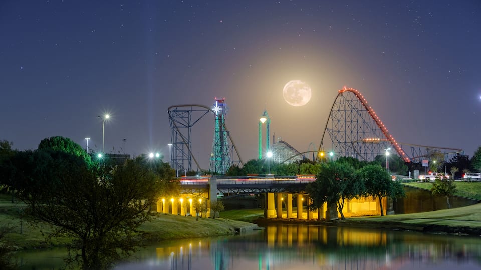 Texas Six Flags night light,2018