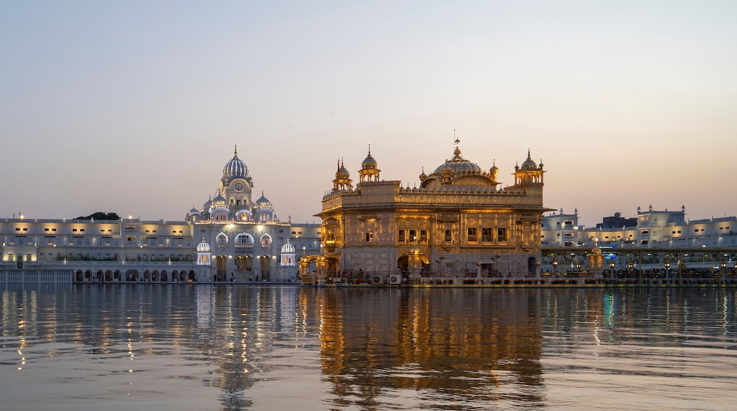 The Golden Temple (Sri Harmandir Sahib) Gurdwara and Sarovar (Pool of Nectar), at dusk; Amritsar, Punjab, India