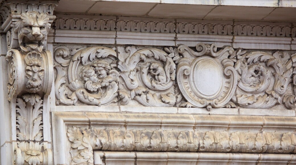 Chelsea which includes heritage architecture