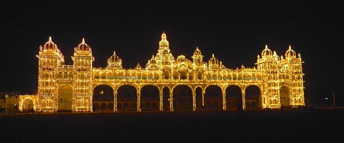Mysore mostrando un castillo, patrimonio de arquitectura y escenas nocturnas