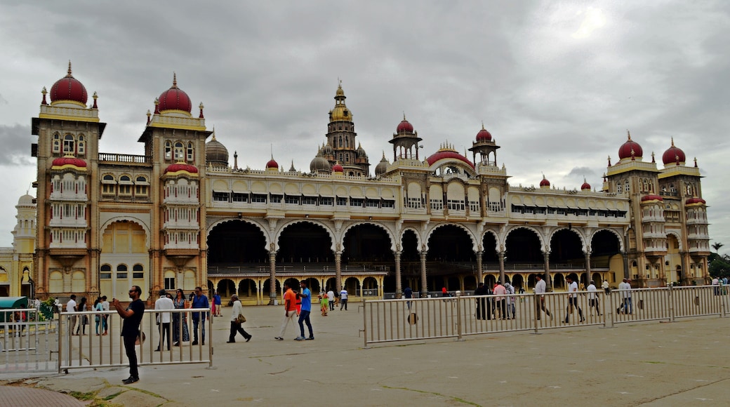 The fame of South India..."The Maharaja Mysore Place".
#mysorepalace#karnataka#india#details#trover