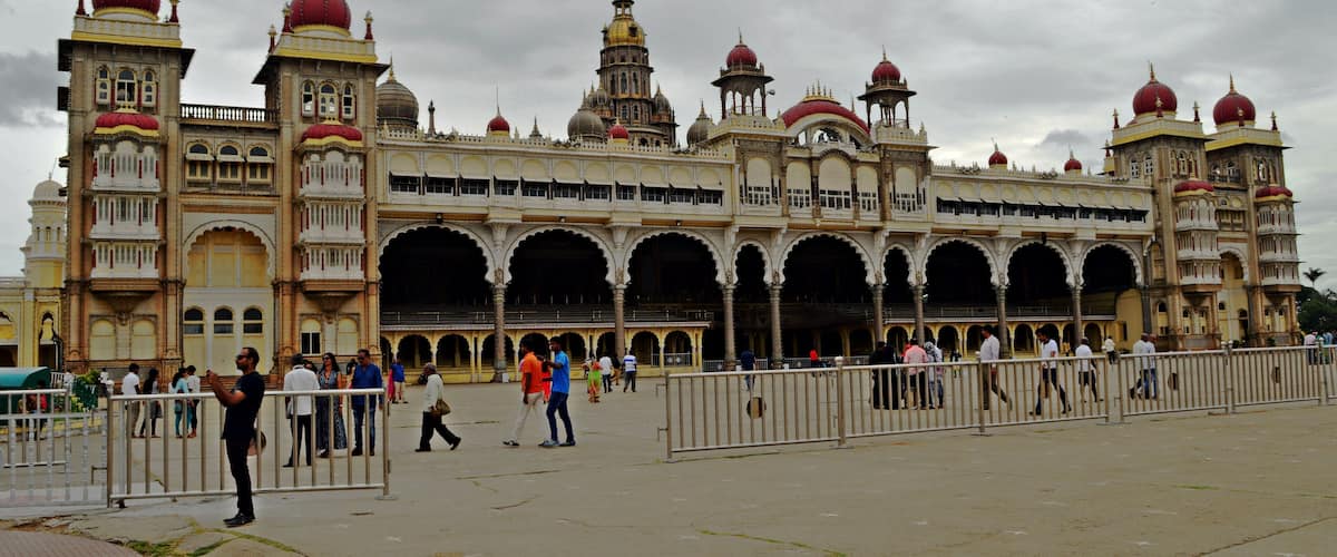 The fame of South India..."The Maharaja Mysore Place".
#mysorepalace#karnataka#india#details#trover