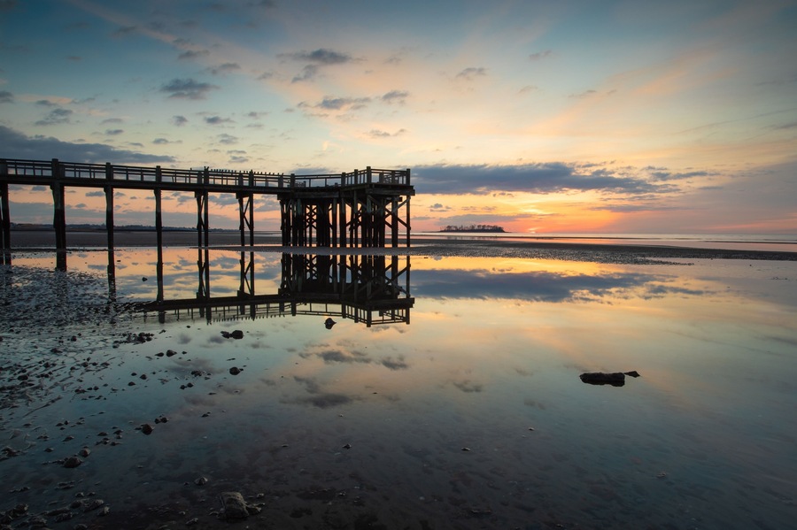 Walnut Beach Milford,Connecticut My backyard!! Some magnificent sunrises and low tide reflecting light. I feel like I overshoot this area but no one day is the same and it keeps me coming back 📸